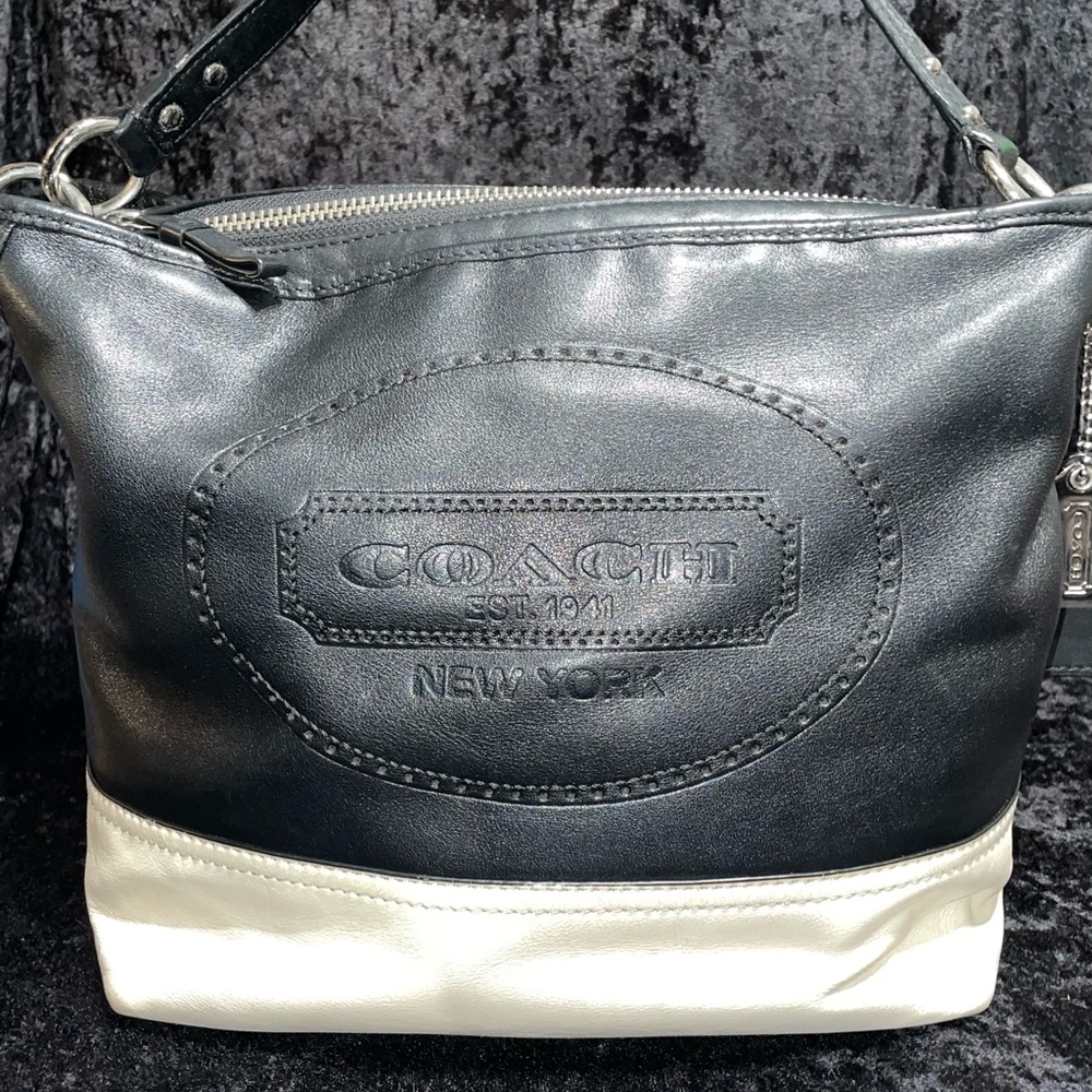 Loved Coach Hampton Weekend Shoulder Tote